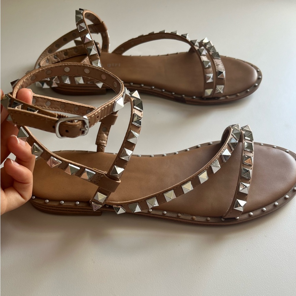 MADDEN GIRL Flight Studded Wrap Around Sandals - Picture 4 of 6
